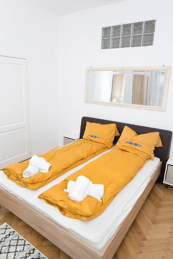 Spiegel Center Apartment Oradea Ngoại thất bức ảnh