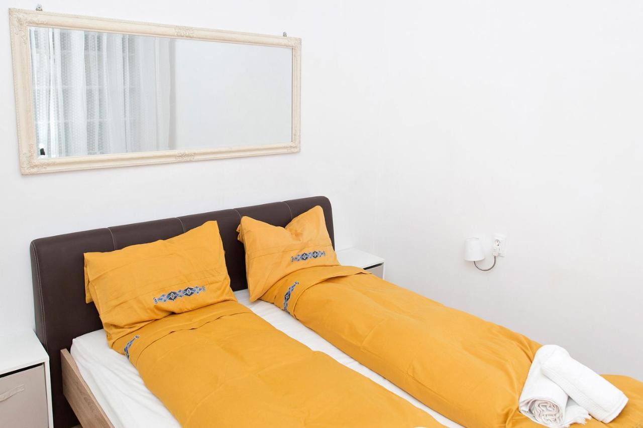 Spiegel Center Apartment Oradea Ngoại thất bức ảnh